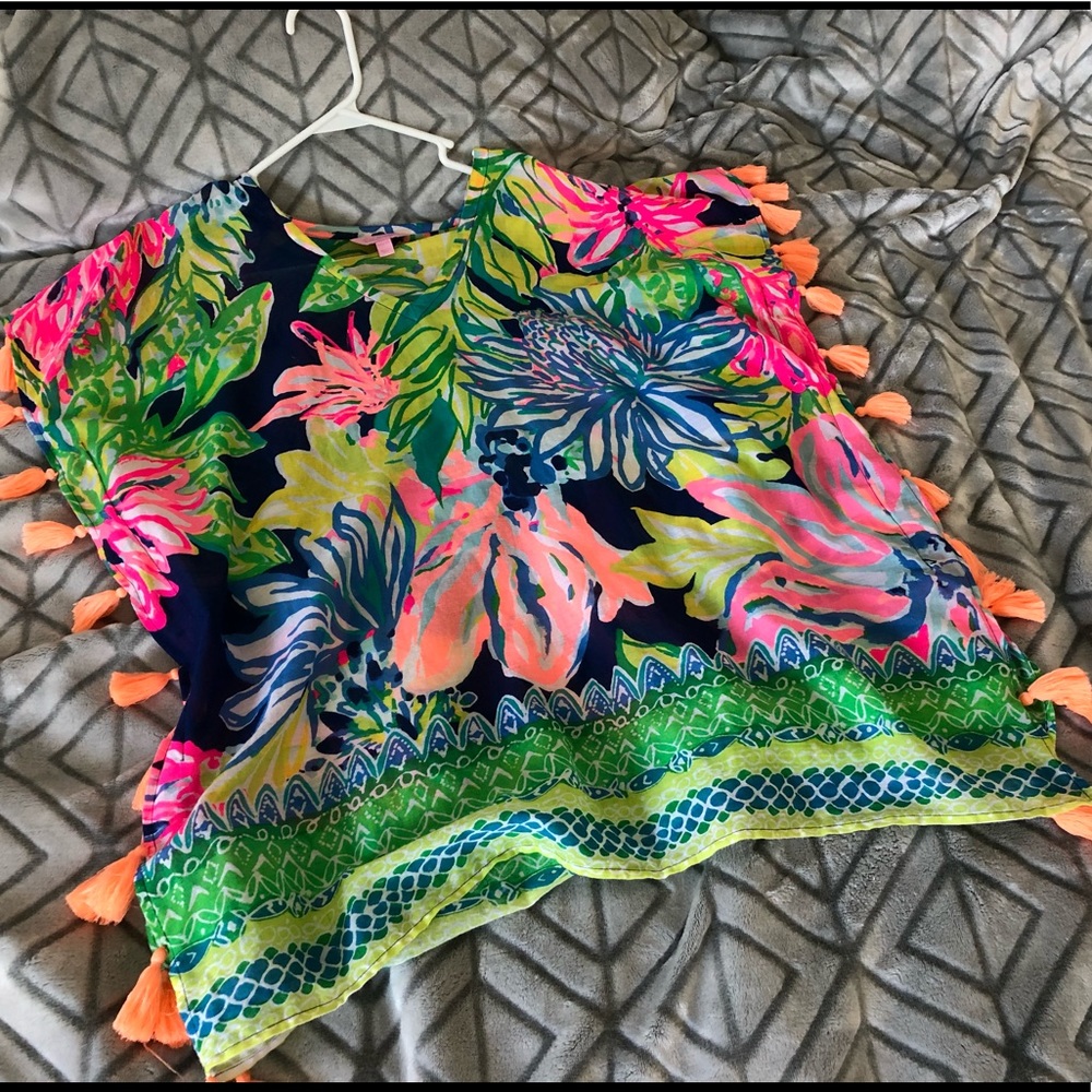 ☀️Lilly Pulitzer coverup with super cute tassels☀️